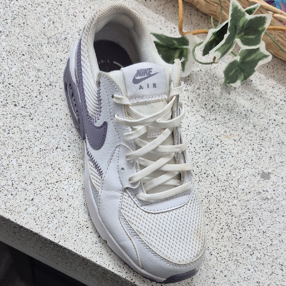 Nike Women's Air Sneakers - White and Purple